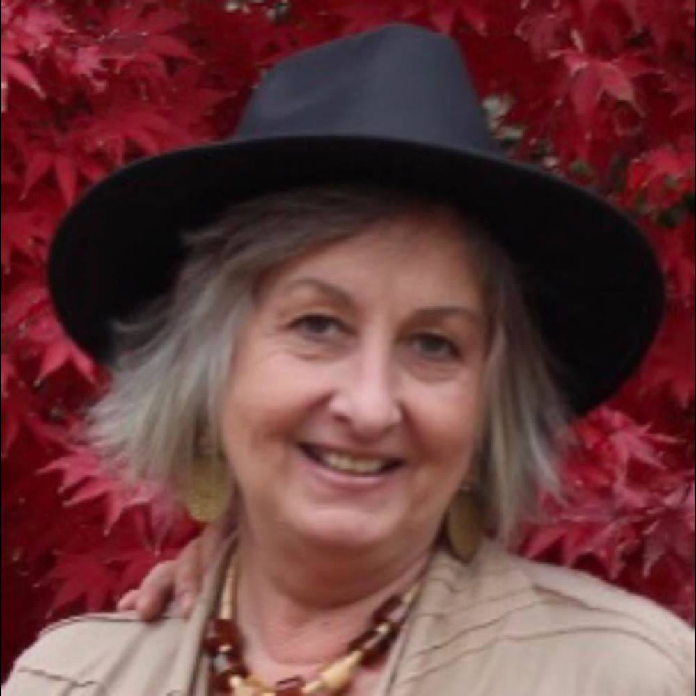 Meet your Posher, Debbie